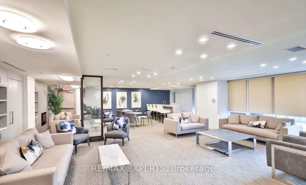 9088 Yonge Street N, Unit 806 - Photo 13