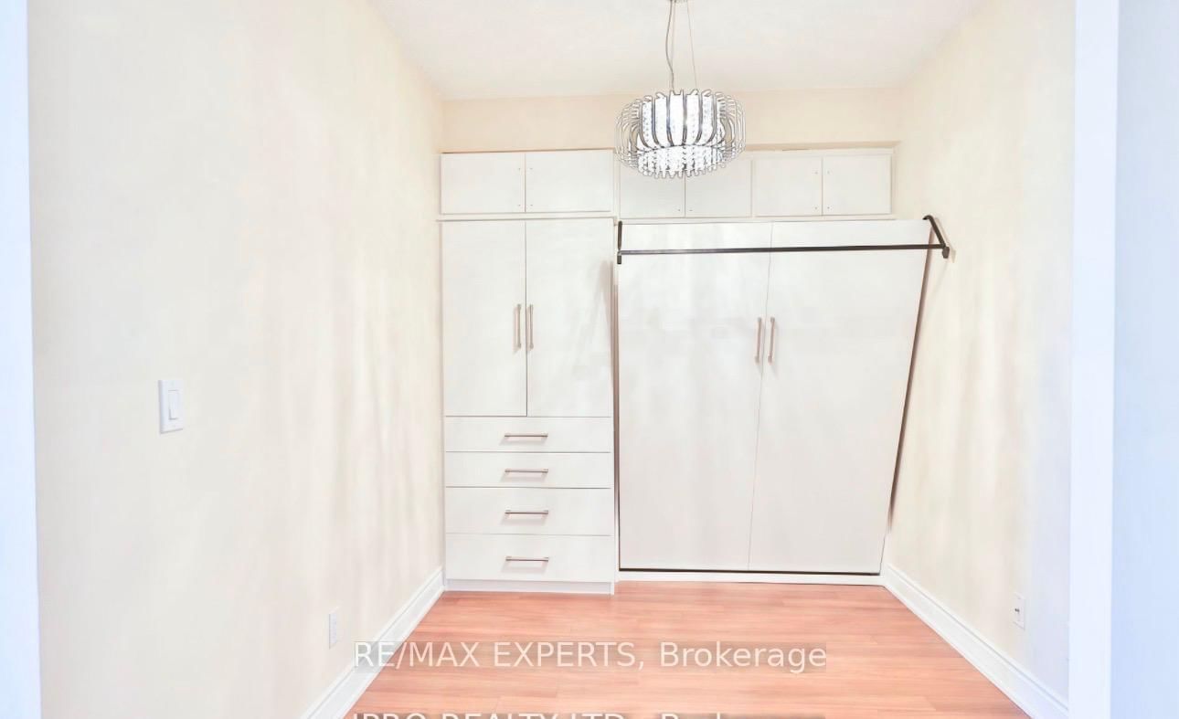 9088 Yonge Street N, Unit 806 - Photo 9