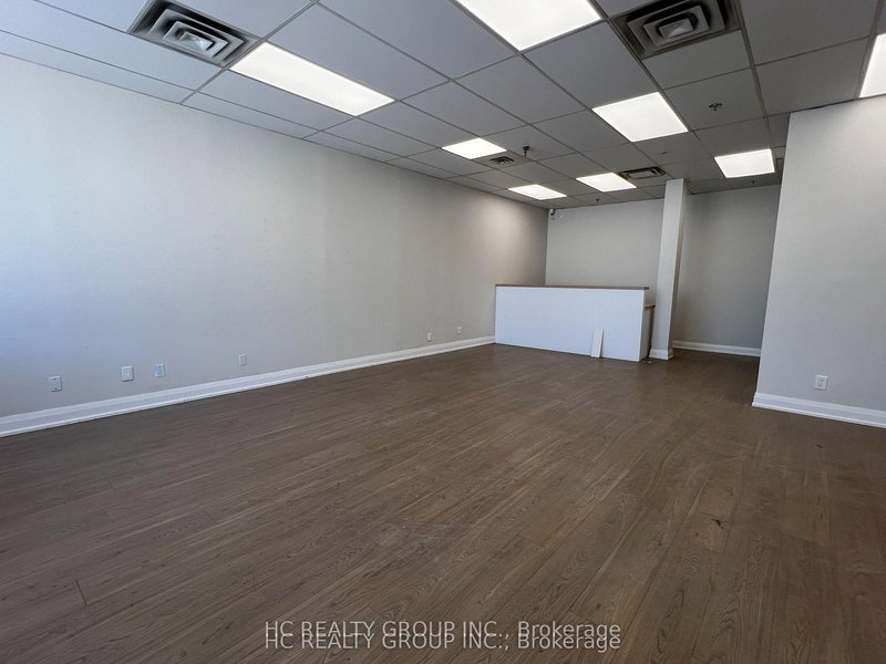 13 - 25 West Beaver Creek Rd, Richmond Hill, L4B 1K4 | Image 3