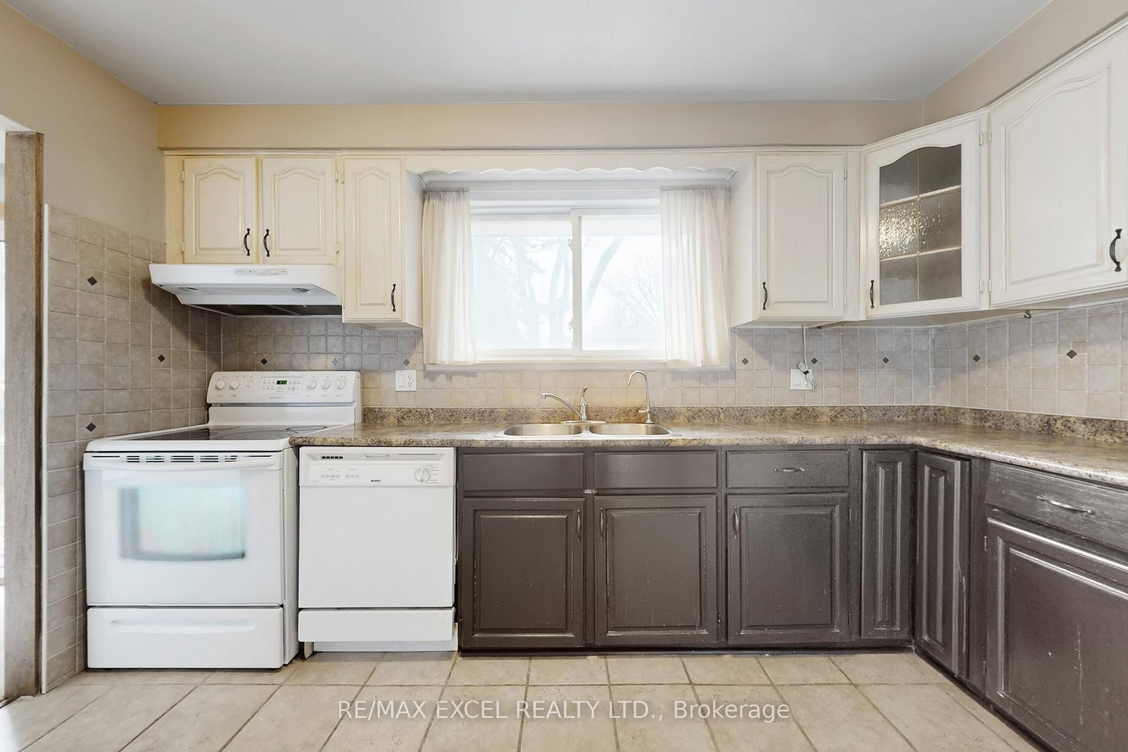 835 Legge Court - Photo 13