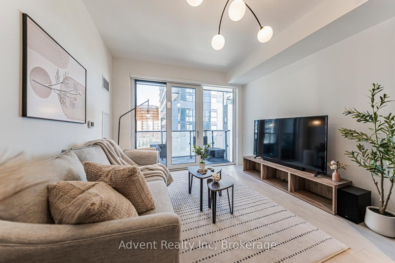 604 - 105 Oneida Cres, Richmond Hill, L4B 0H6 | Image 3