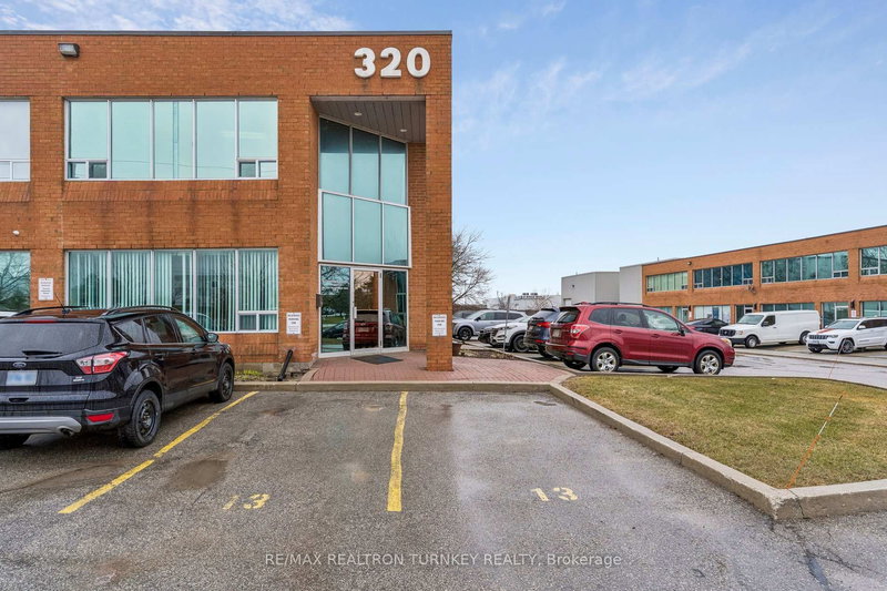 13 - 320 Harry Walker Pkwy N, Newmarket, L3Y 7B4 | Image 2