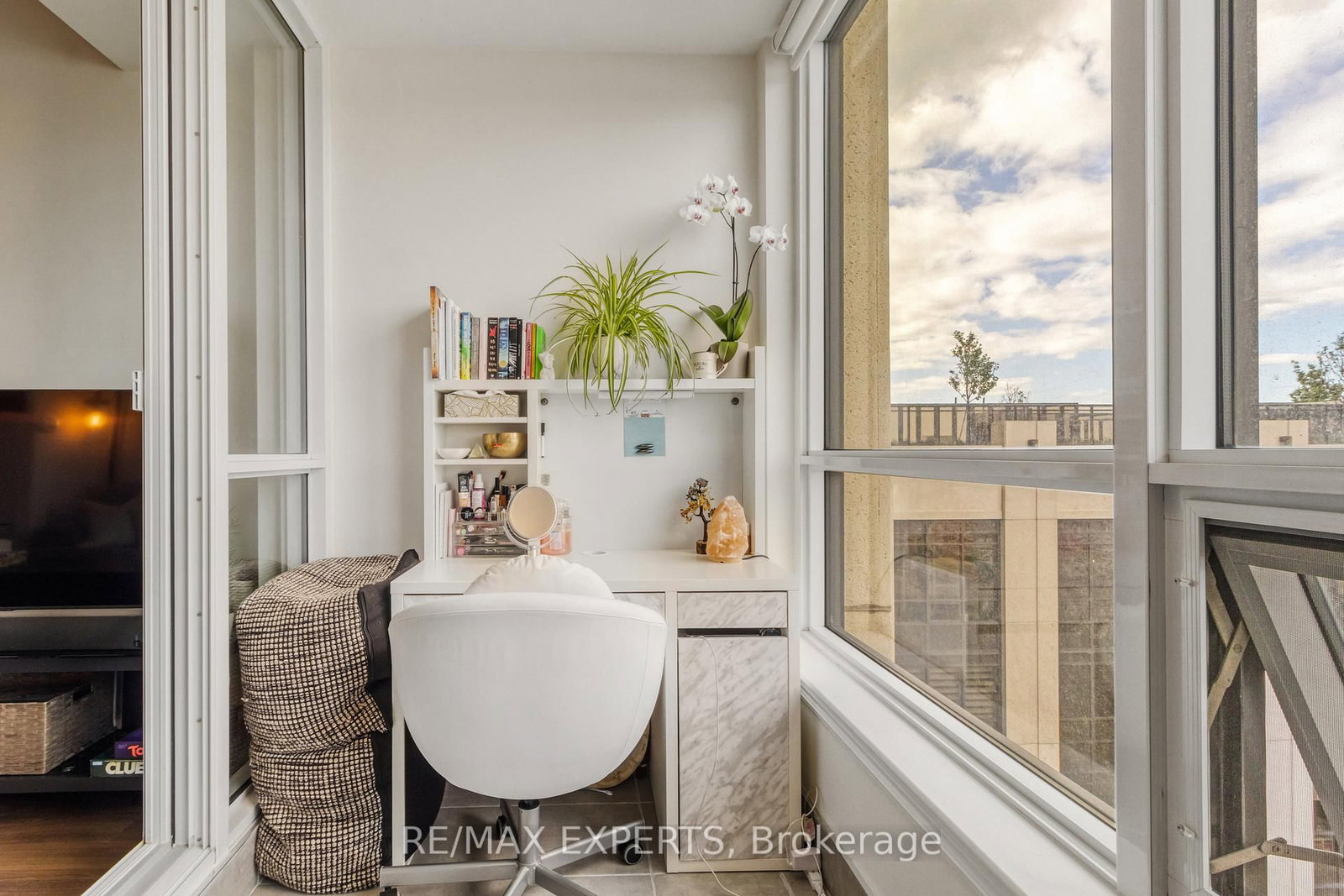 9085 Jane Street, Unit 702 - Photo 11