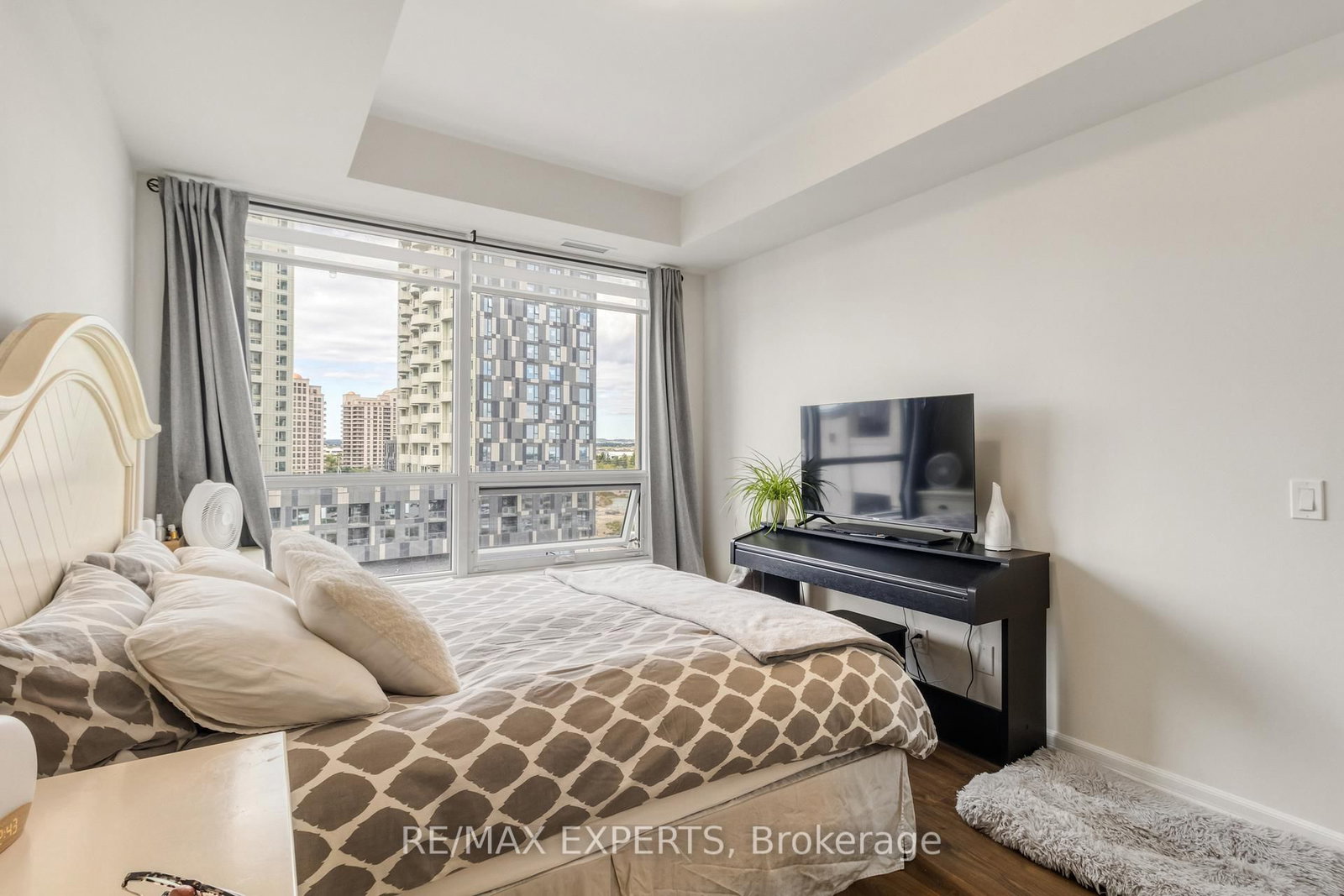 9085 Jane Street, Unit 702 - Photo 15
