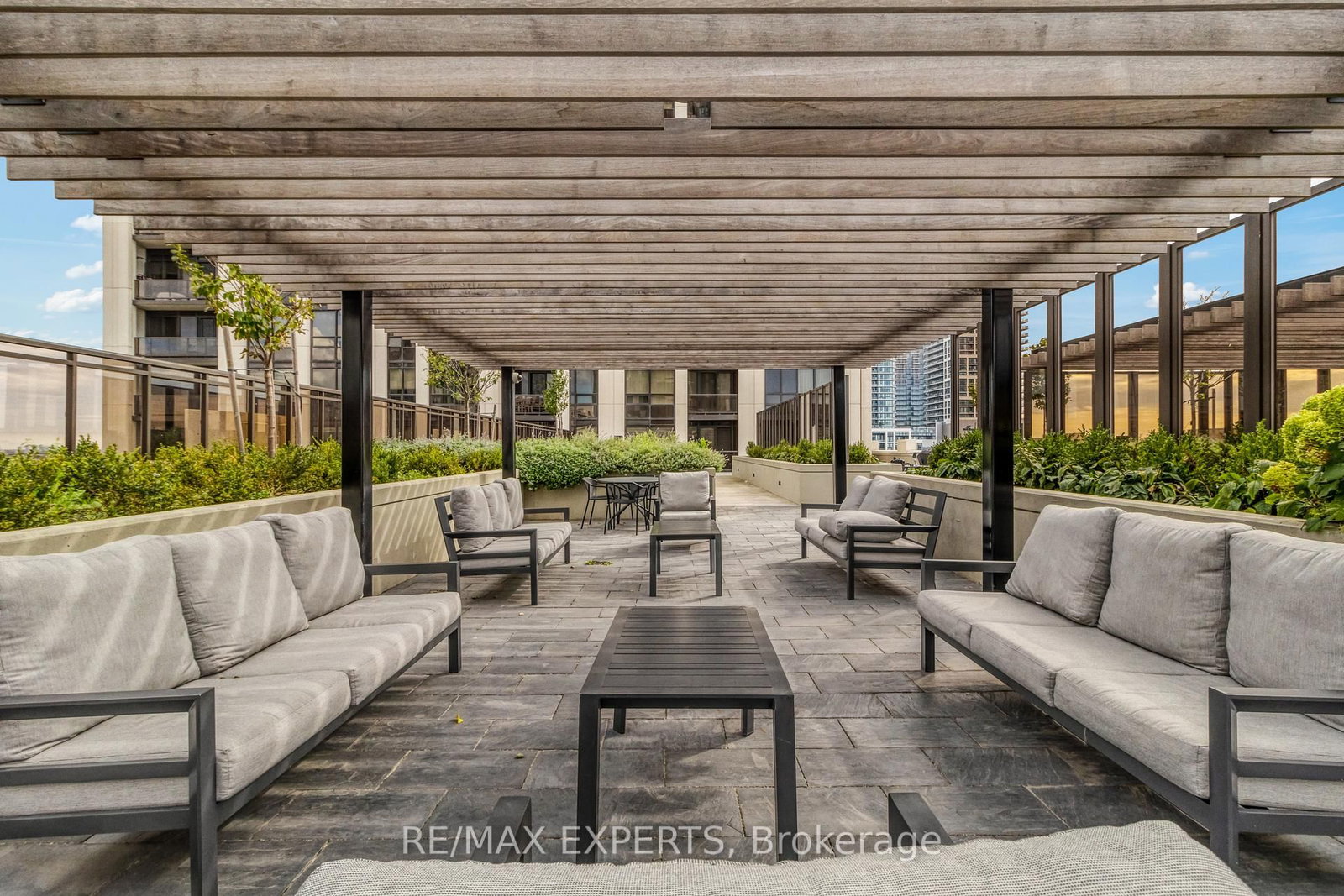 9085 Jane Street, Unit 702 - Photo 19