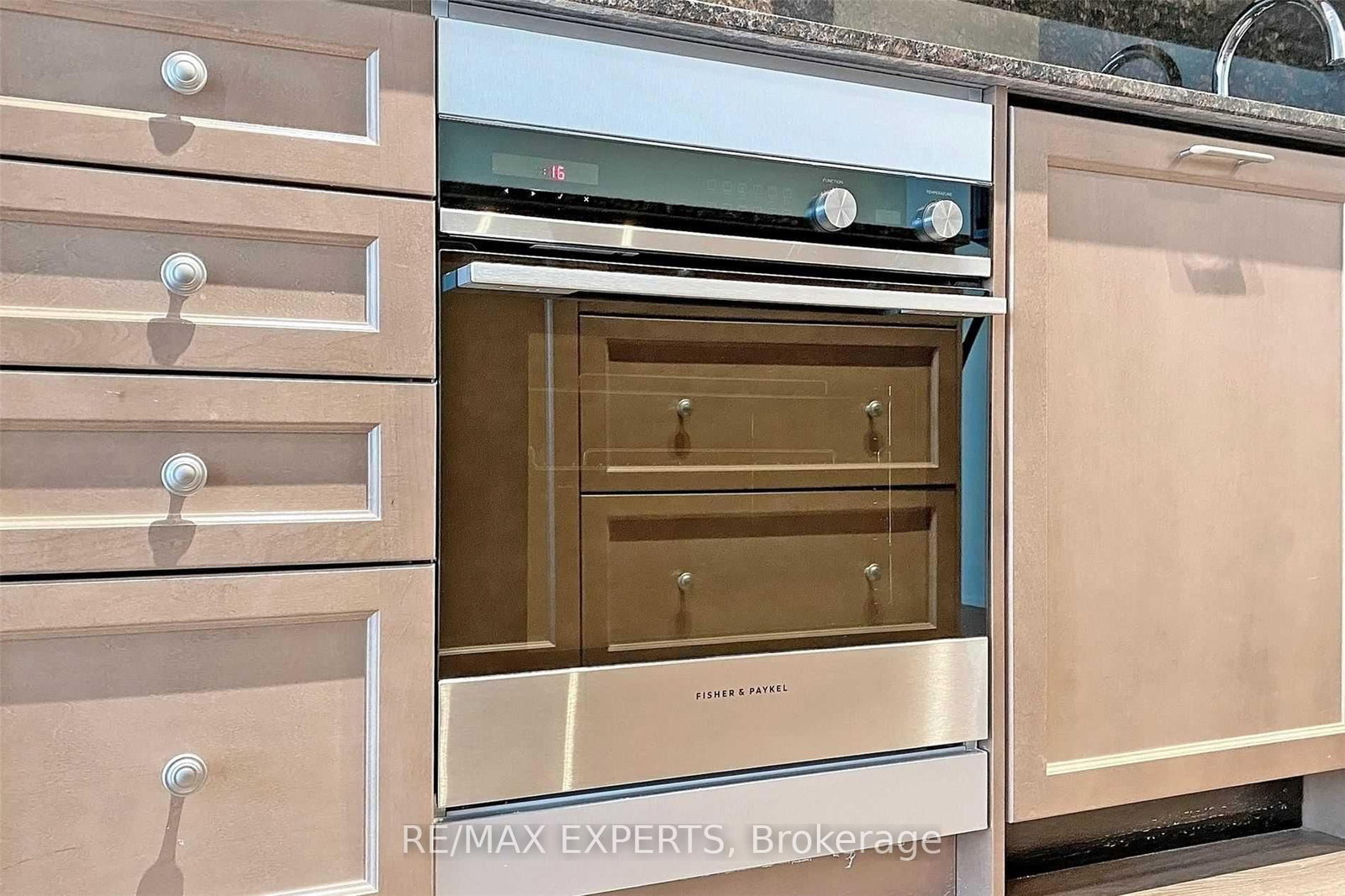 9085 Jane Street, Unit 702 - Photo 24