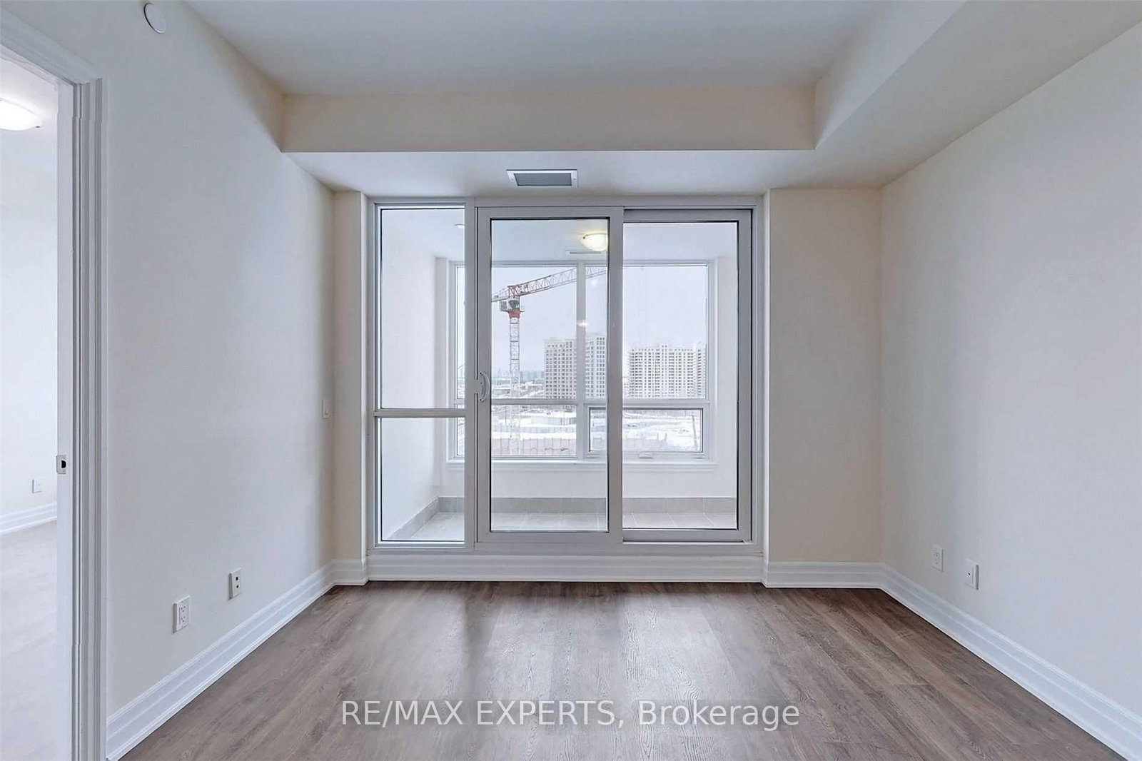 9085 Jane Street, Unit 702 - Photo 27