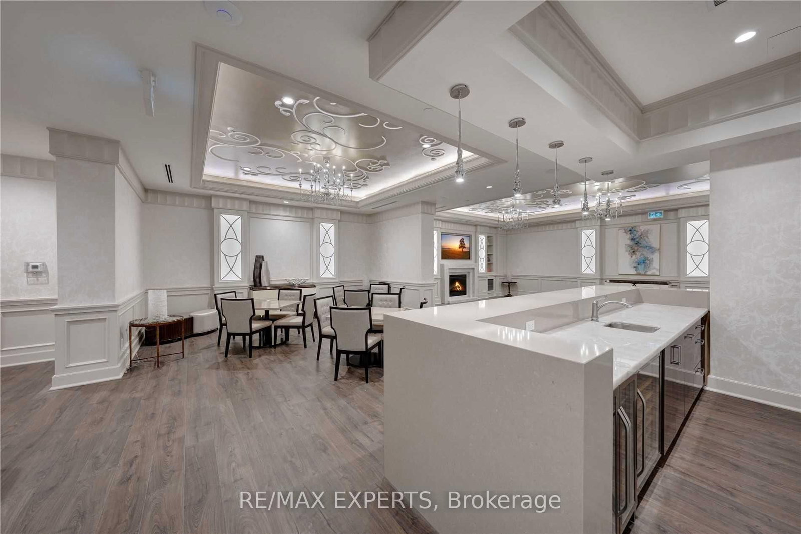 9085 Jane Street, Unit 702 - Photo 33