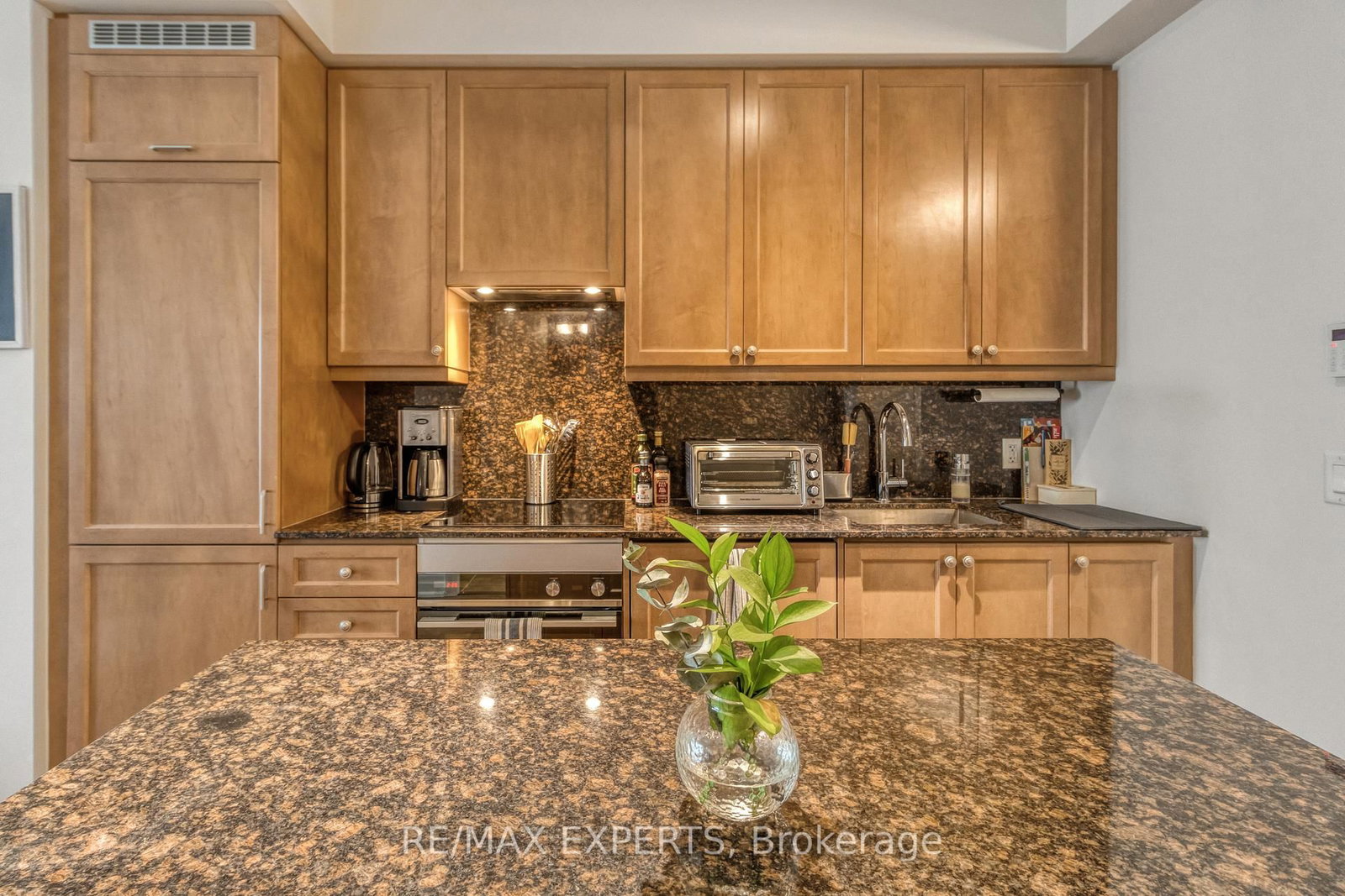9085 Jane Street, Unit 702 - Photo 8