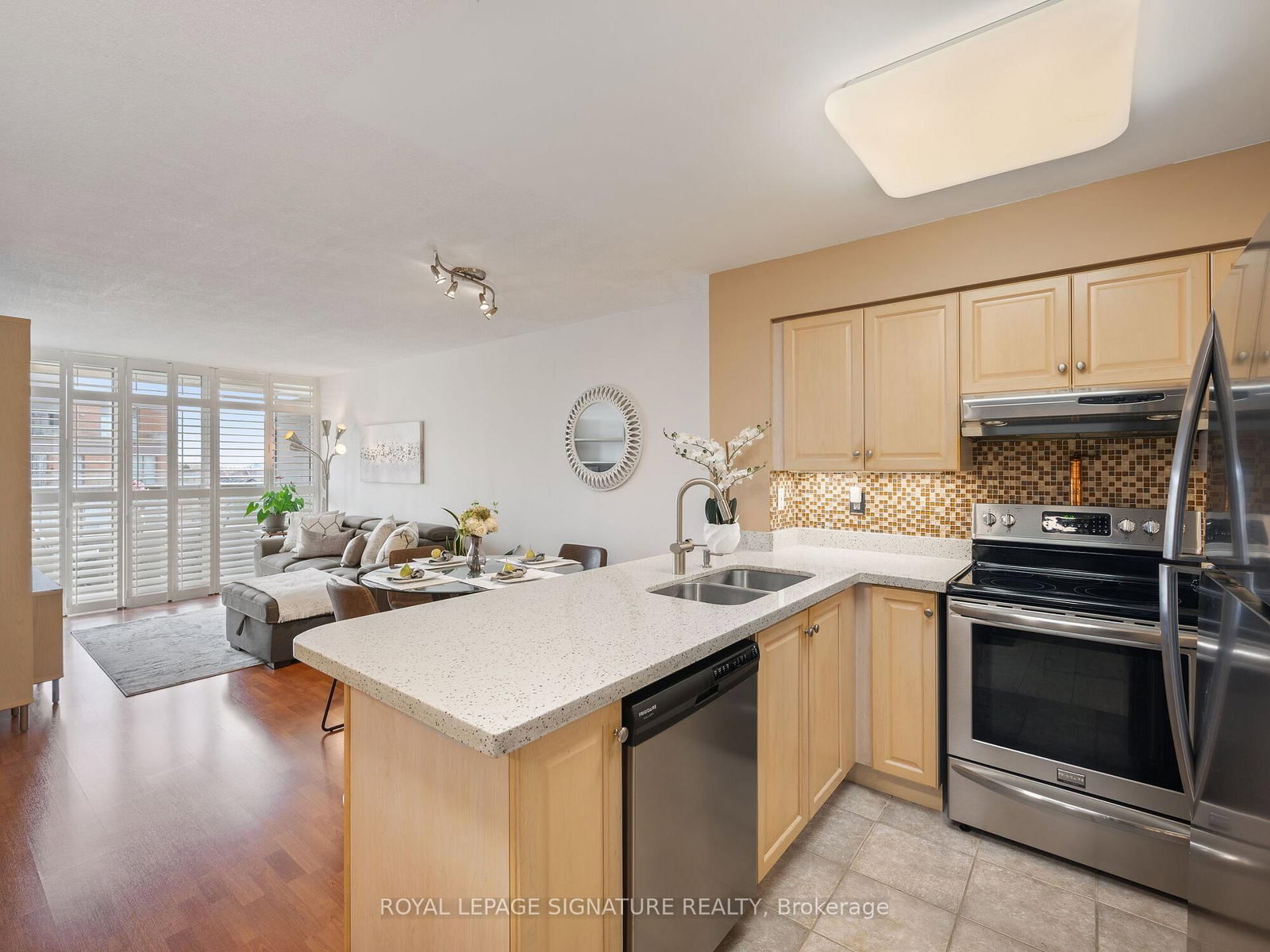 9 Northern Hts Drive, Unit 502 - Photo 8