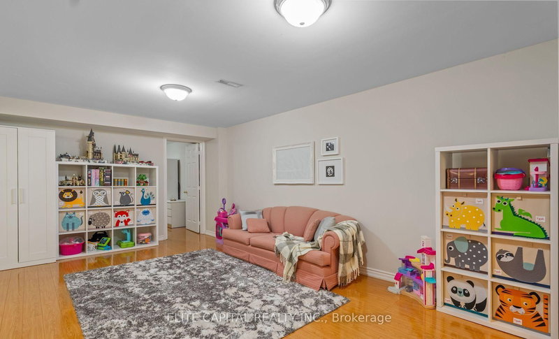 BSMT - 66 Carrier Cres, Vaughan, L6A 0T8 | Image 2