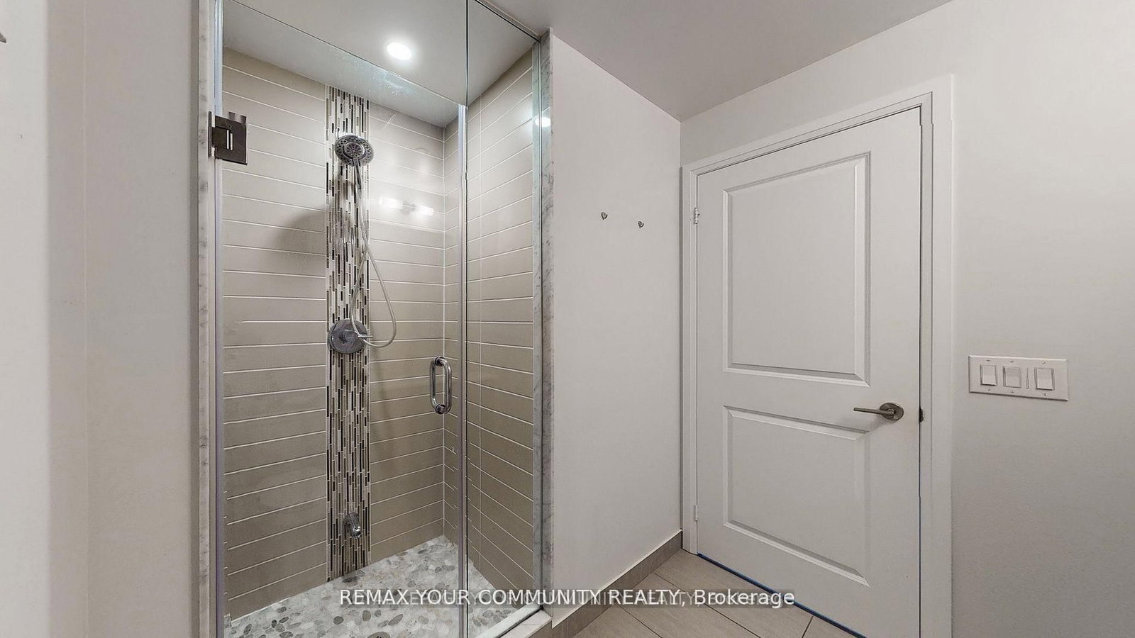 Condo for sale at 609-55 Oneida Crescent, Richmond Hill, Ontario, L4B 4T9 - Langstaff - MLS: N12991926