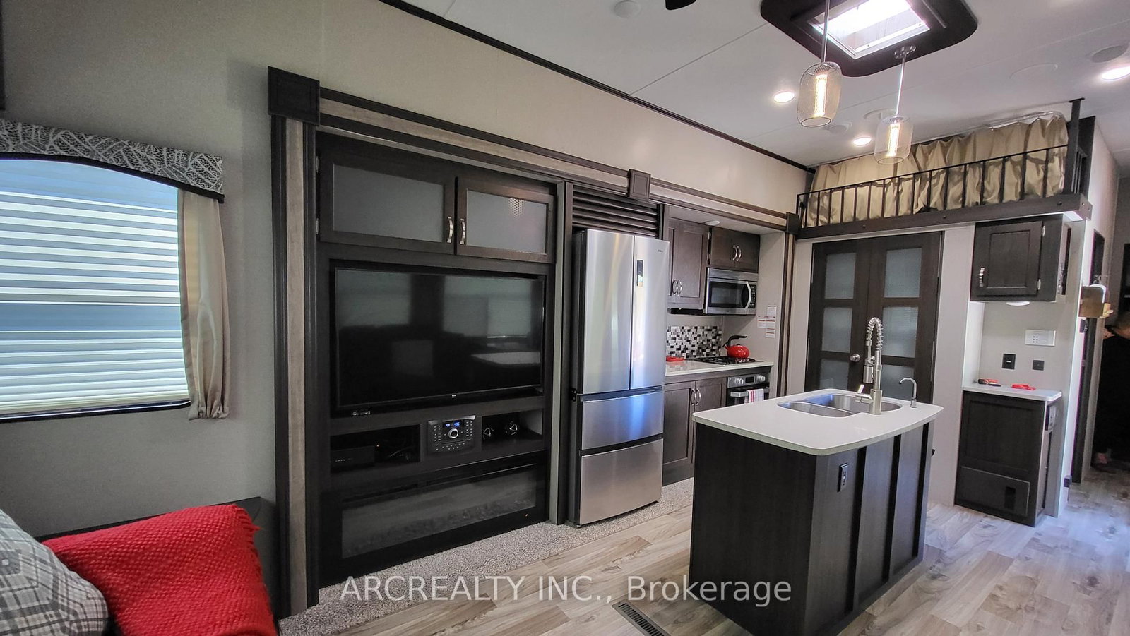 69 Horseshoe Circle • Georgina, ON photo 5