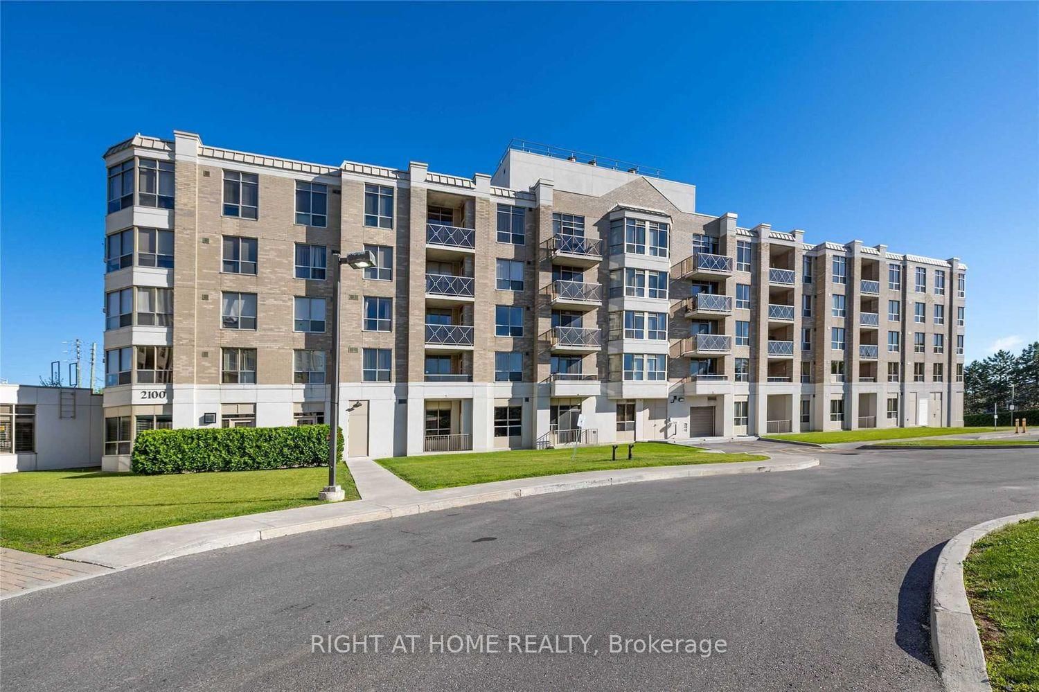 2100 JOHN Street, Unit 215