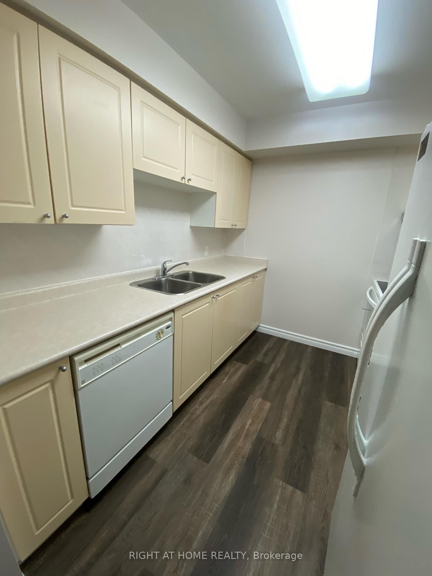 2100 JOHN Street, Unit 215 - Photo 12