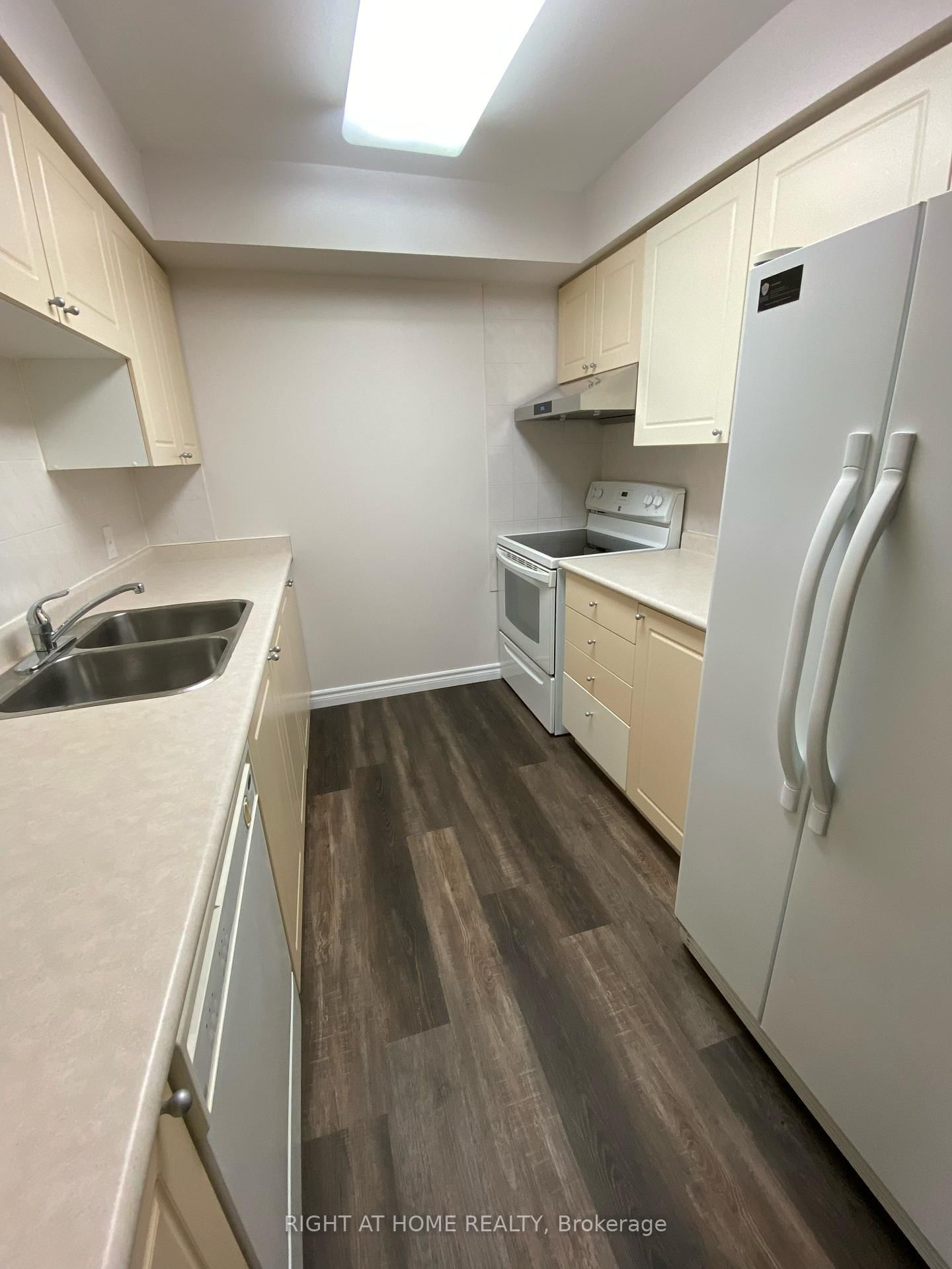 2100 JOHN Street, Unit 215 - Photo 13