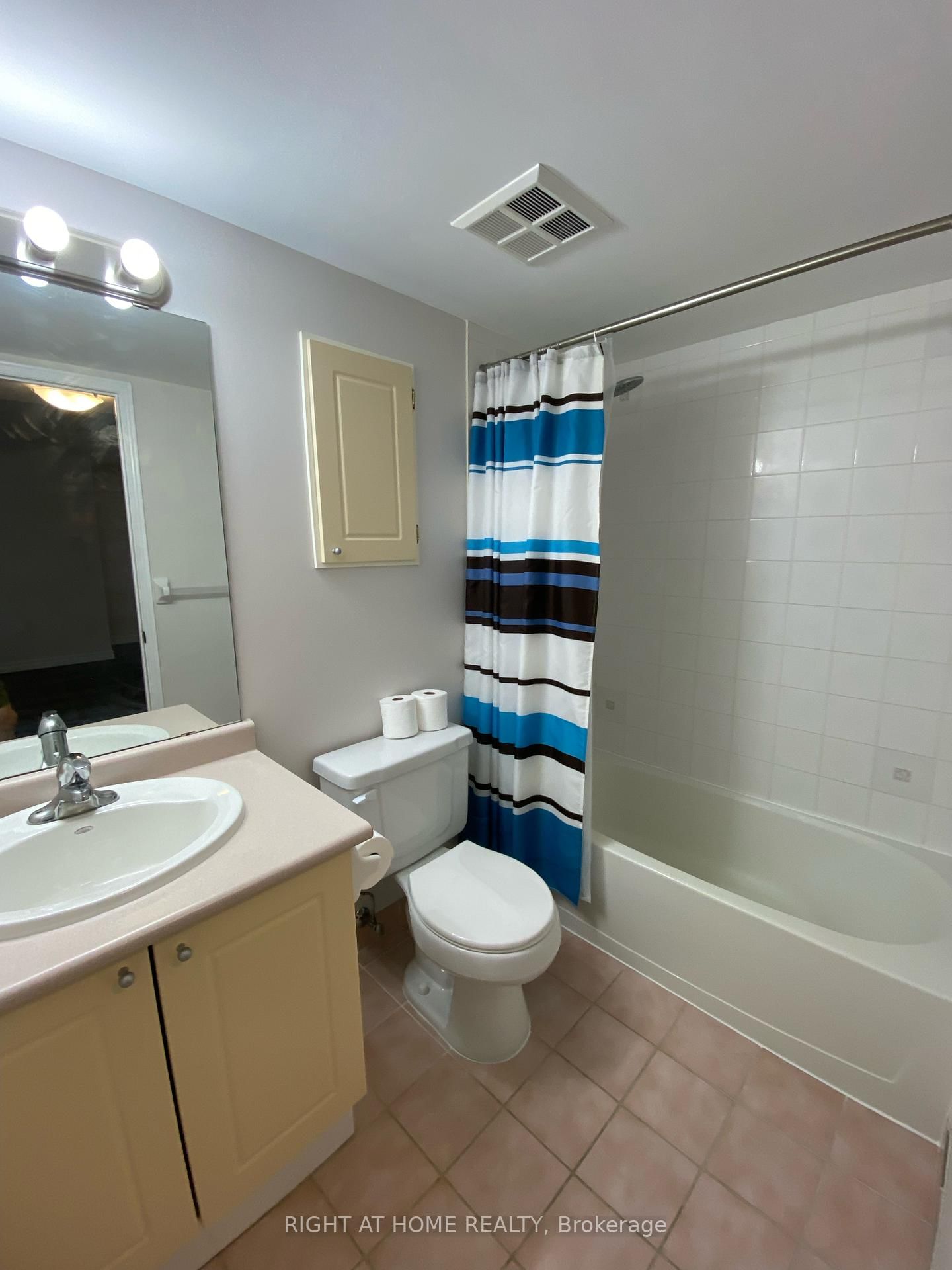 2100 JOHN Street, Unit 215 - Photo 6
