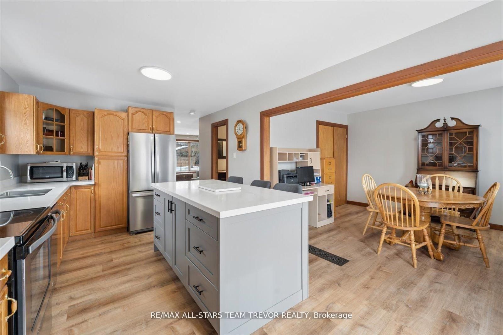 Detached House for sale at 277 Parkway Avenue, Georgina, Ontario, L4P 2W1 - Keswick South - MLS: N12992274