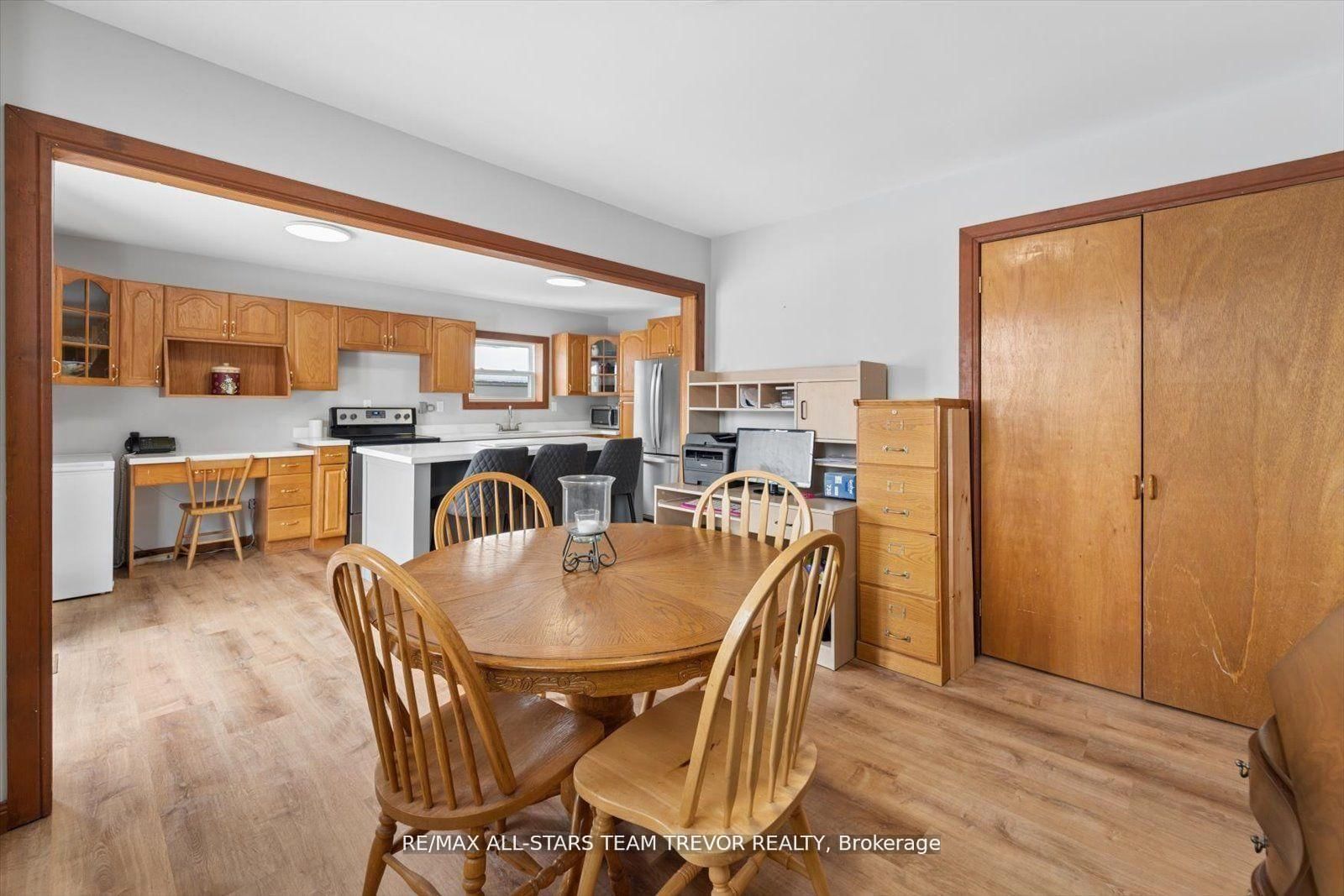 Detached House for sale at 277 Parkway Avenue, Georgina, Ontario, L4P 2W1 - Keswick South - MLS: N12992274