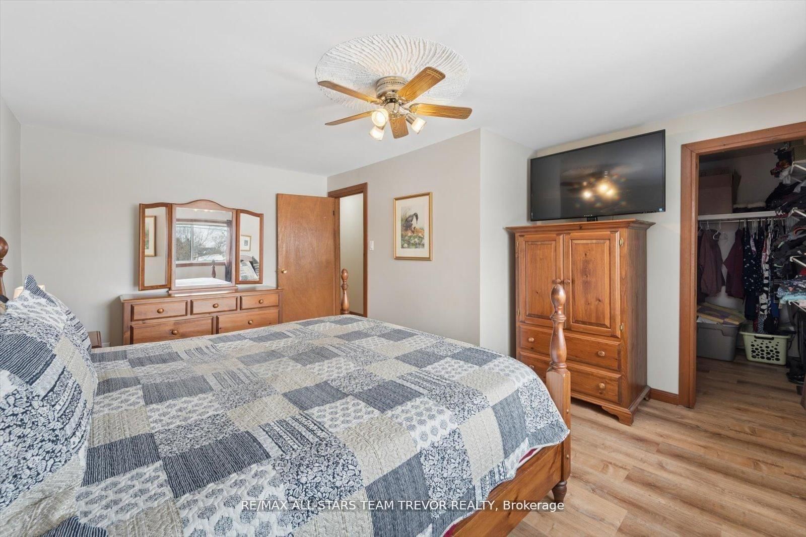 Detached House for sale at 277 Parkway Avenue, Georgina, Ontario, L4P 2W1 - Keswick South - MLS: N12992274