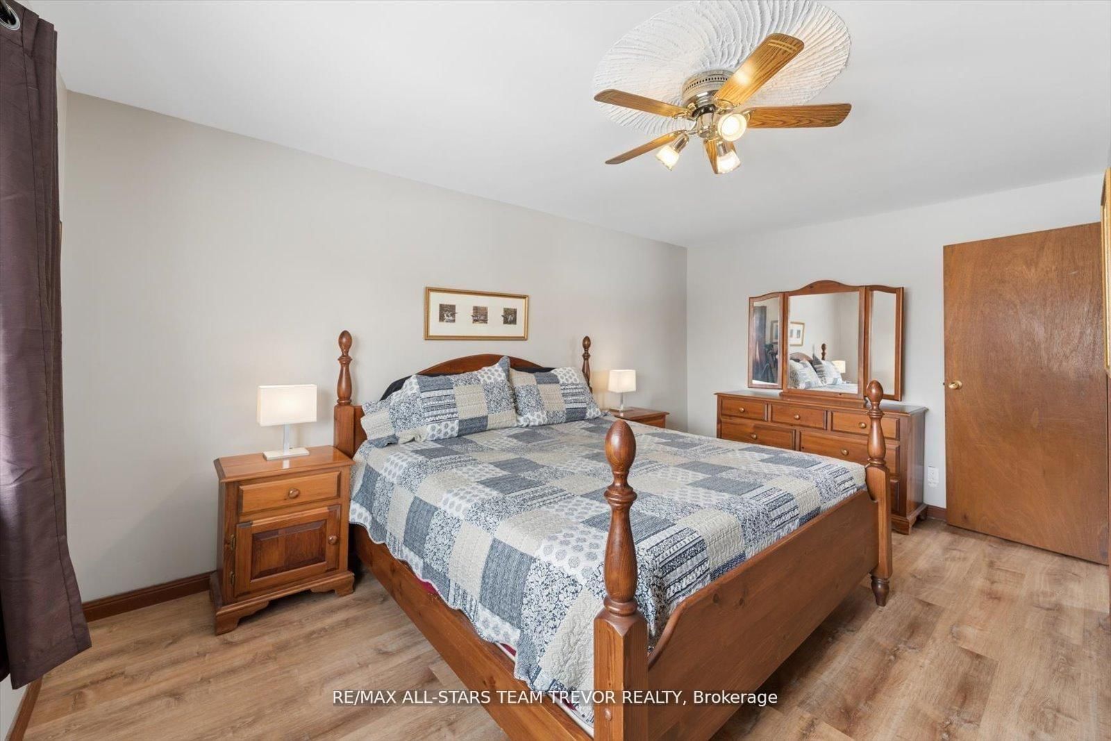 Detached House for sale at 277 Parkway Avenue, Georgina, Ontario, L4P 2W1 - Keswick South - MLS: N12992274