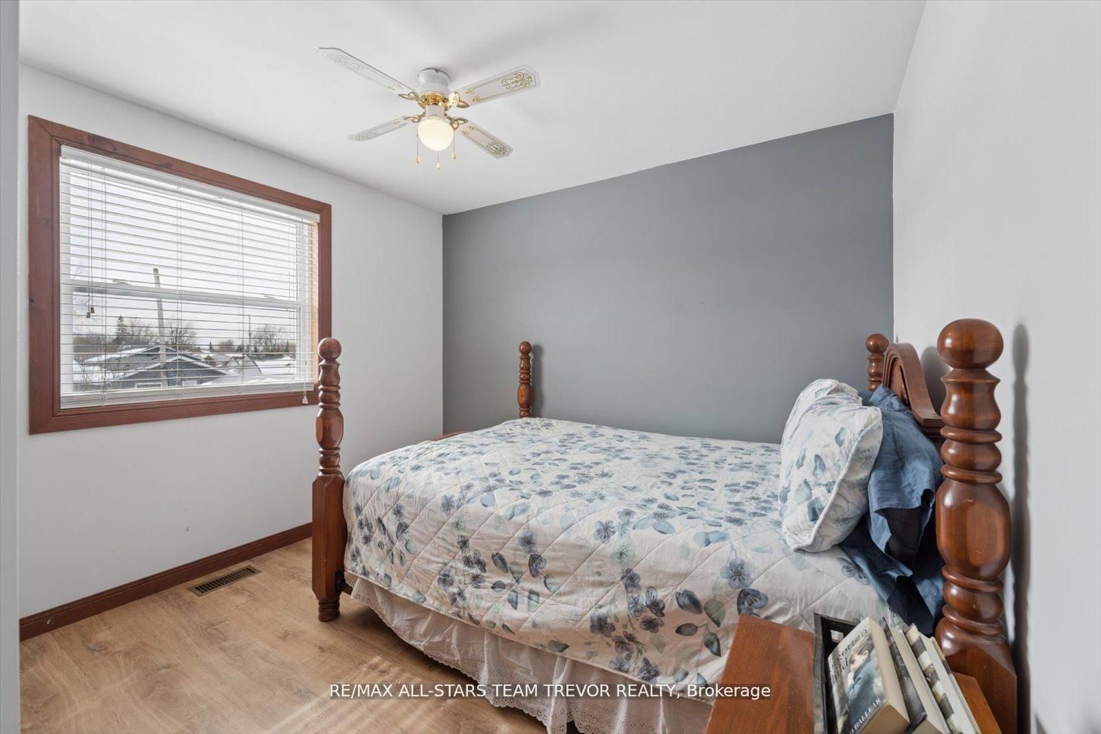 Detached House for sale at 277 Parkway Avenue, Georgina, Ontario, L4P 2W1 - Keswick South - MLS: N12992274