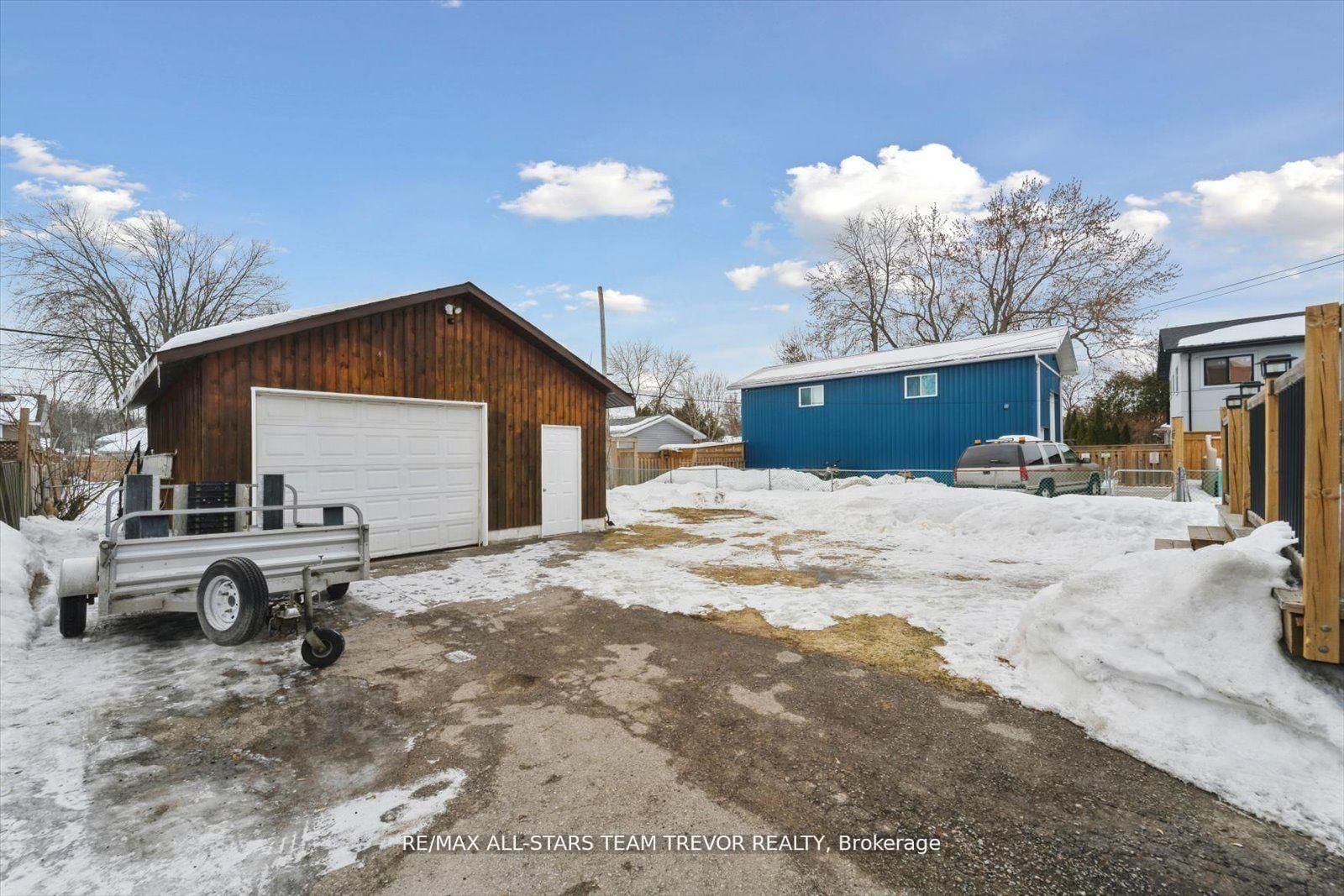 Detached House for sale at 277 Parkway Avenue, Georgina, Ontario, L4P 2W1 - Keswick South - MLS: N12992274