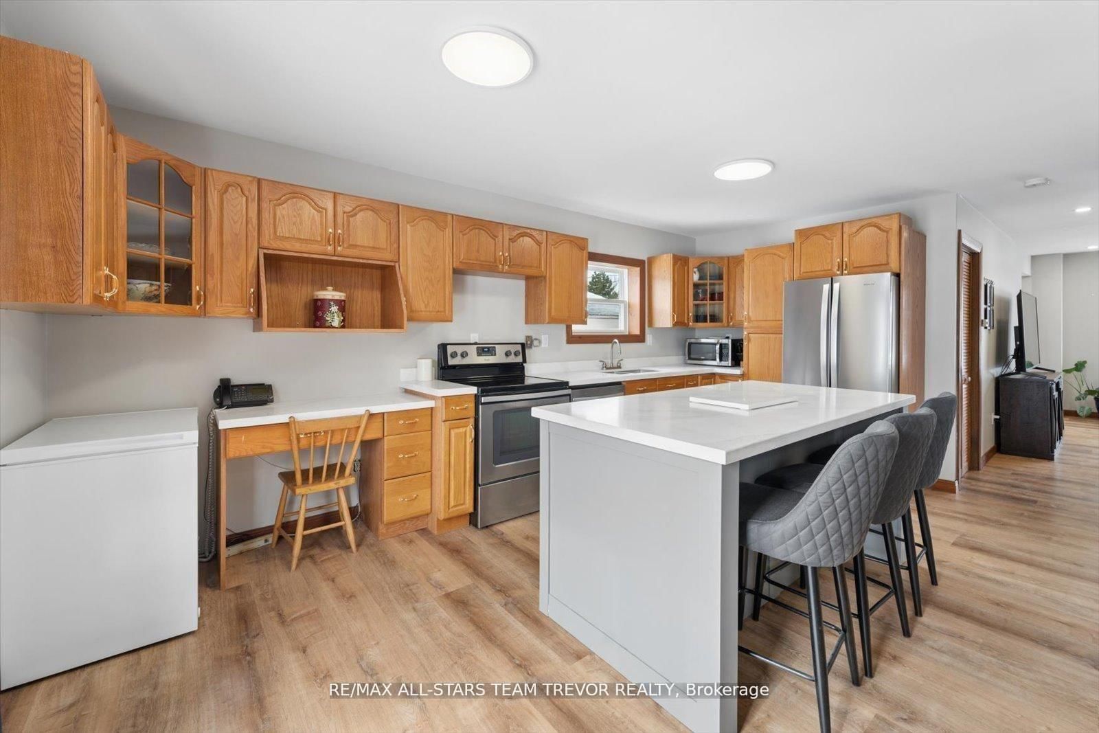 Detached House for sale at 277 Parkway Avenue, Georgina, Ontario, L4P 2W1 - Keswick South - MLS: N12992274