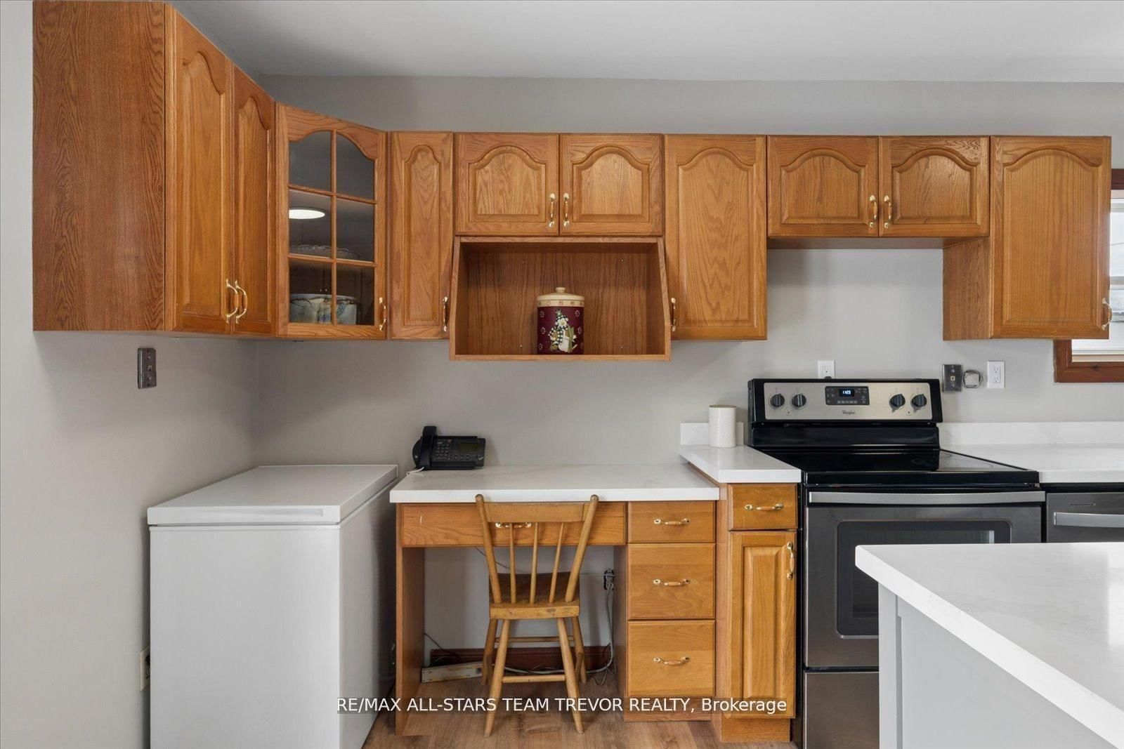 Detached House for sale at 277 Parkway Avenue, Georgina, Ontario, L4P 2W1 - Keswick South - MLS: N12992274