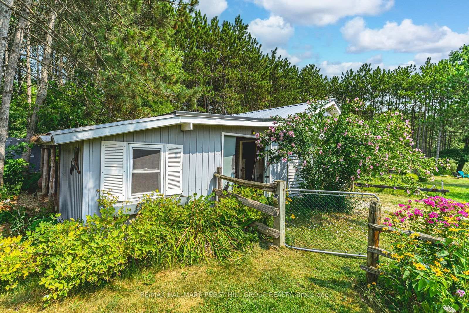 Detached House for sale at 7819 5th Line, Essa, Ontario, L3W 0S7 - Rural Essa - MLS: N12992356