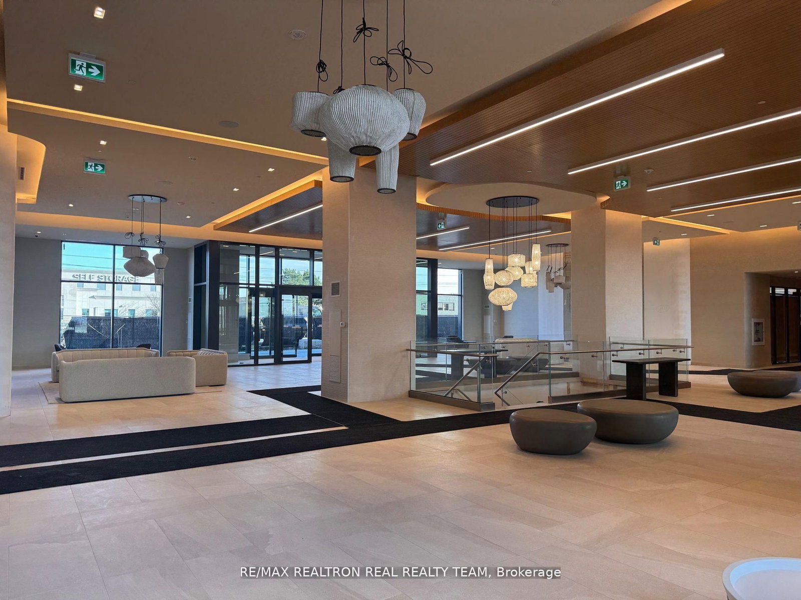 8960 Jane Street, Unit 807 - Photo 2