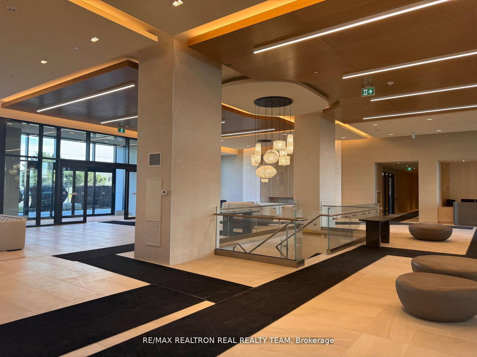 8960 Jane Street, Unit 807 - Photo 3