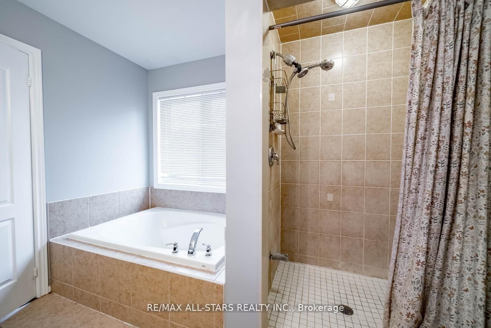 138 Yakefarm Boulevard - Photo 32