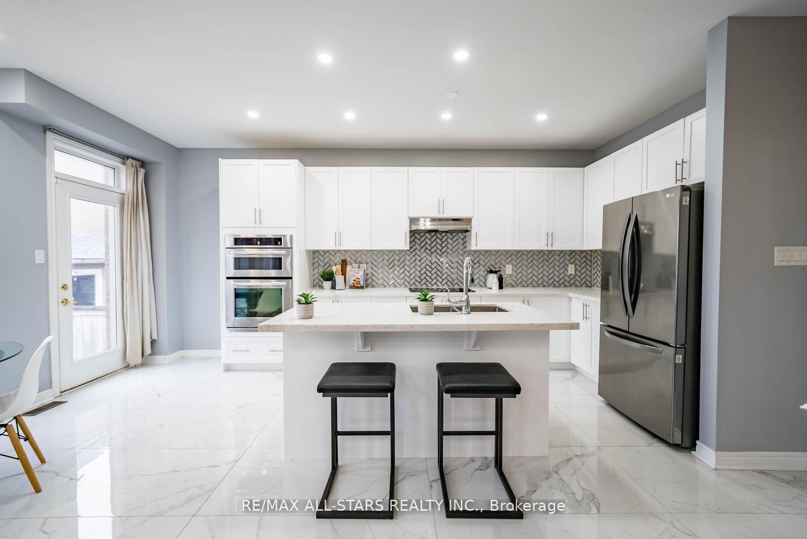 138 Yakefarm Boulevard - Photo 8