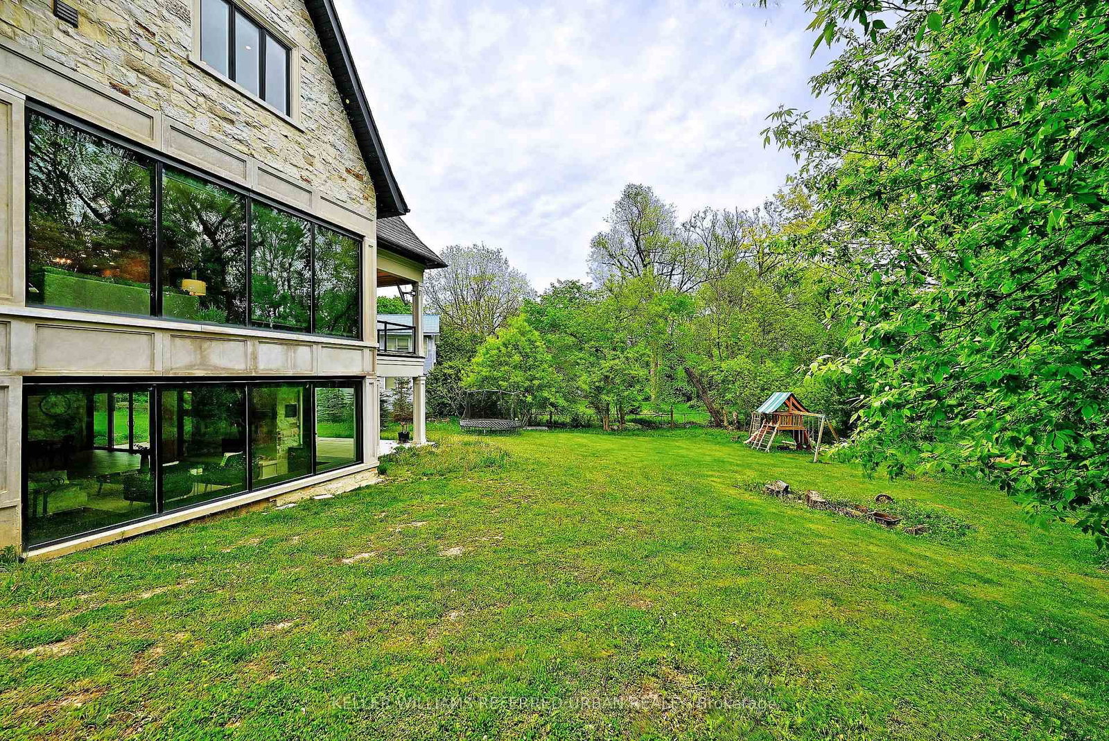 197 Sherwood Place - Photo 48