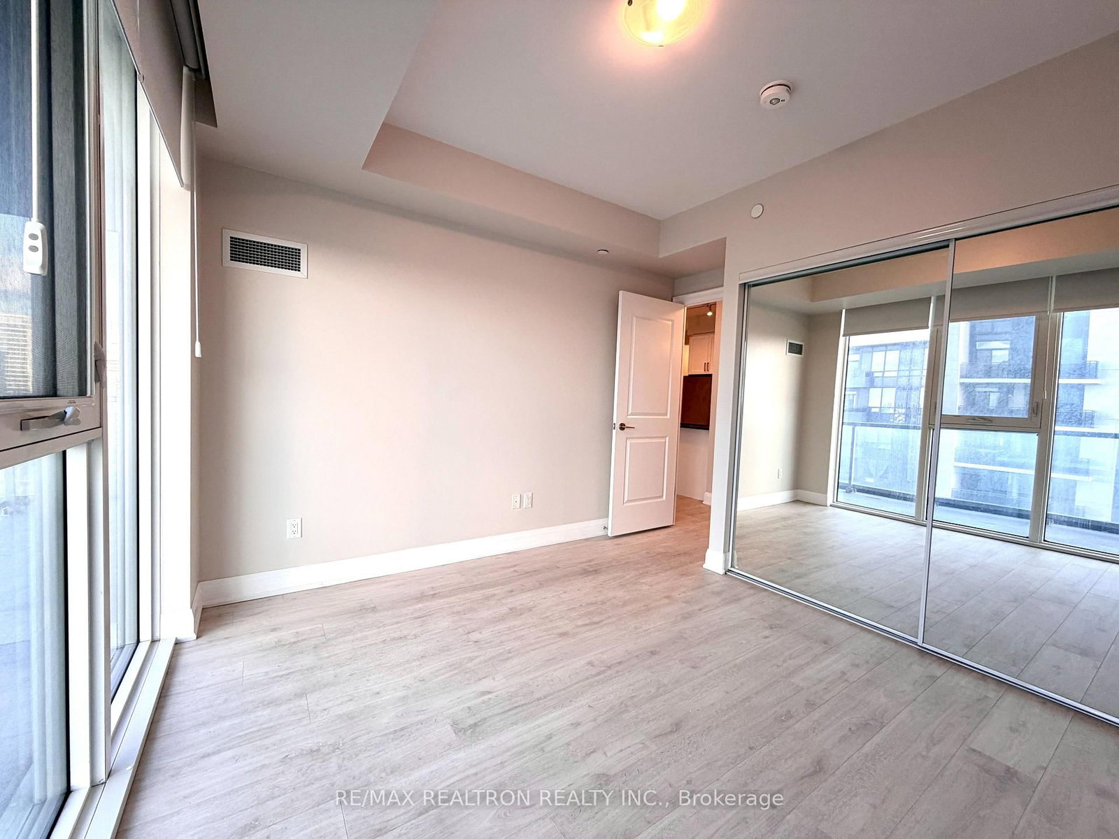 20 Gatineau Drive, Unit 1501E - Photo 18