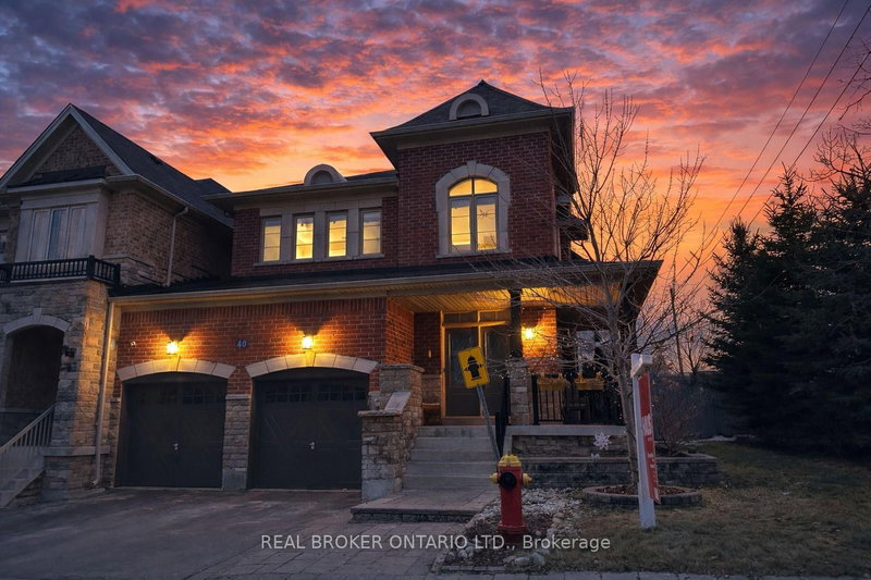 40 Mack Clement Lane, Richmond Hill, Ontario