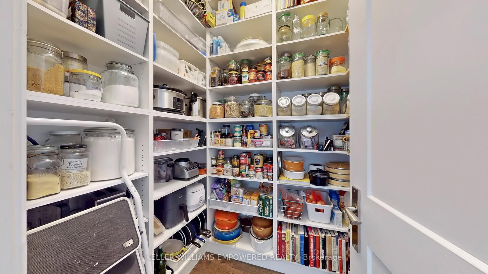 Detached House for sale at 29 Bedford Park Avenue, Richmond Hill, Ontario, L4C 2N9 - Crosby - MLS: N12993118