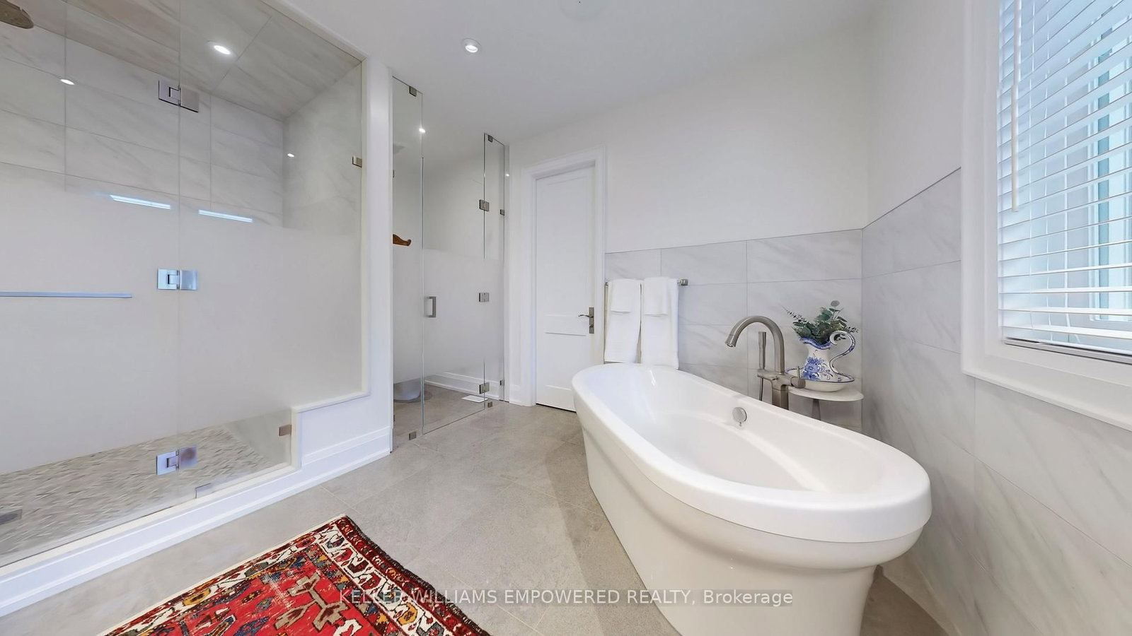 Detached House for sale at 29 Bedford Park Avenue, Richmond Hill, Ontario, L4C 2N9 - Crosby - MLS: N12993118