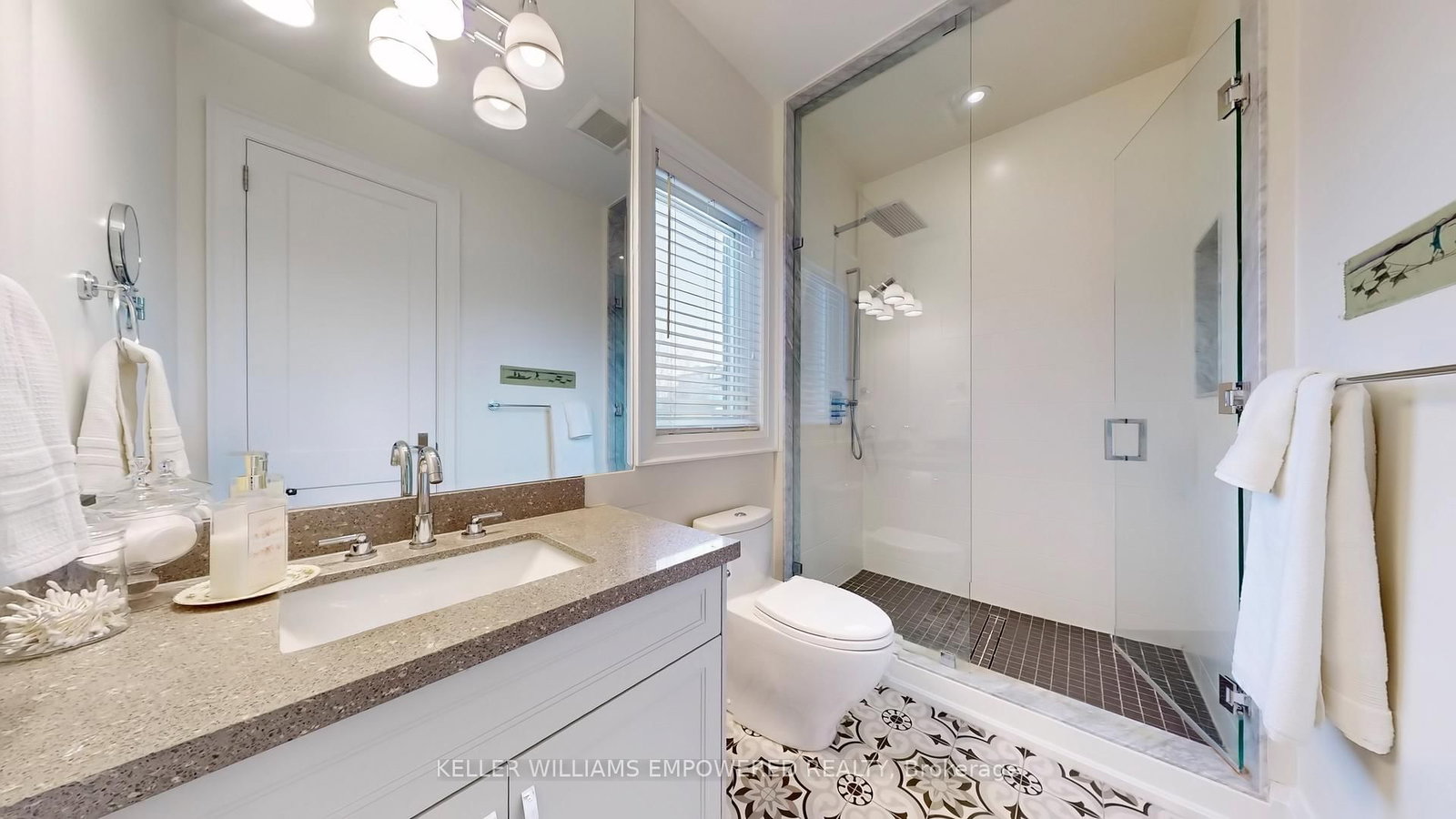 Detached House for sale at 29 Bedford Park Avenue, Richmond Hill, Ontario, L4C 2N9 - Crosby - MLS: N12993118