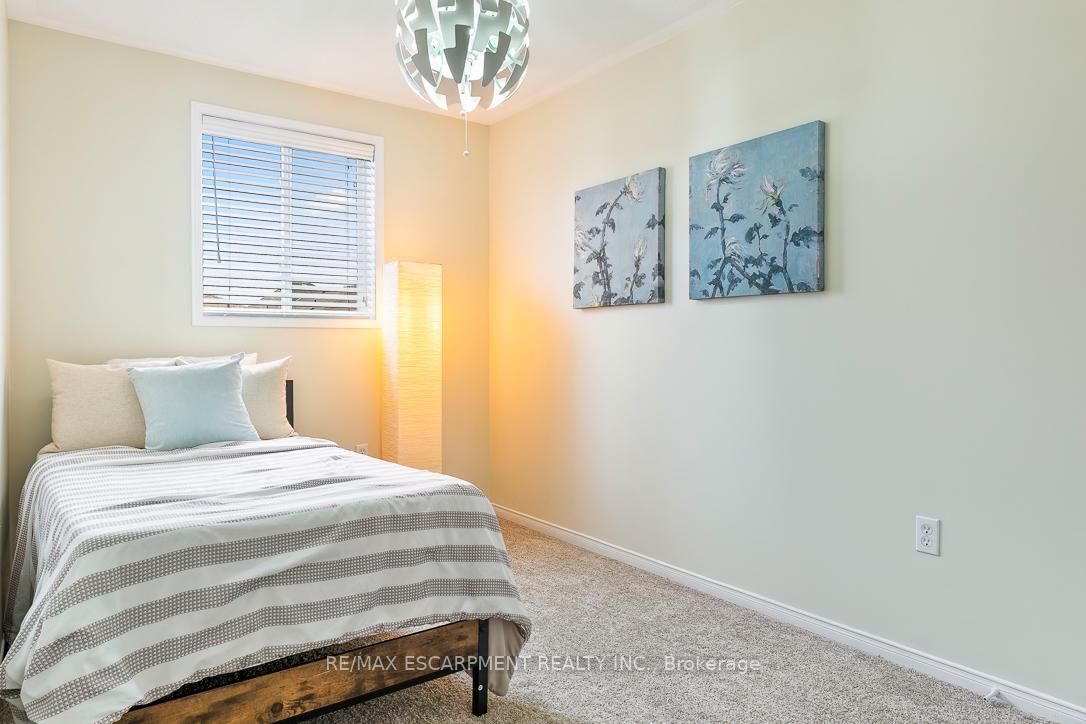 Townhouse for sale at 32 ADMIRAL Crescent, Essa, Ontario, L0M 1B4 - Angus - MLS: N12993194