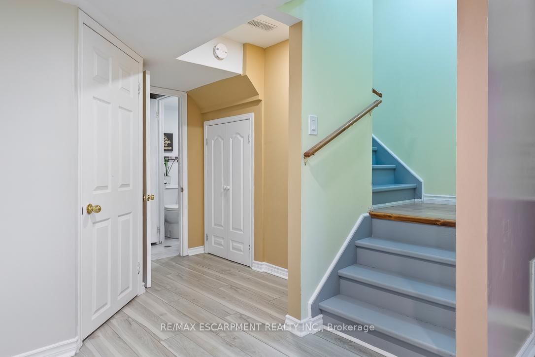 Townhouse for sale at 32 ADMIRAL Crescent, Essa, Ontario, L0M 1B4 - Angus - MLS: N12993194