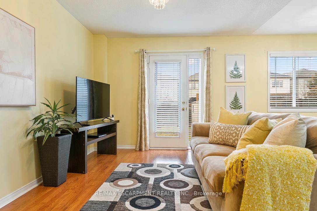 Townhouse for sale at 32 ADMIRAL Crescent, Essa, Ontario, L0M 1B4 - Angus - MLS: N12993194