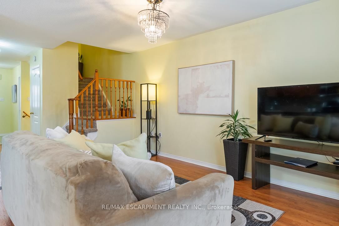 Townhouse for sale at 32 ADMIRAL Crescent, Essa, Ontario, L0M 1B4 - Angus - MLS: N12993194