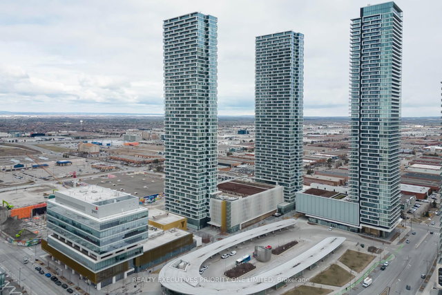 5606 - 5 Buttermill Avenue