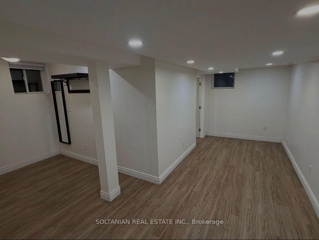 110 Warwick Crescent