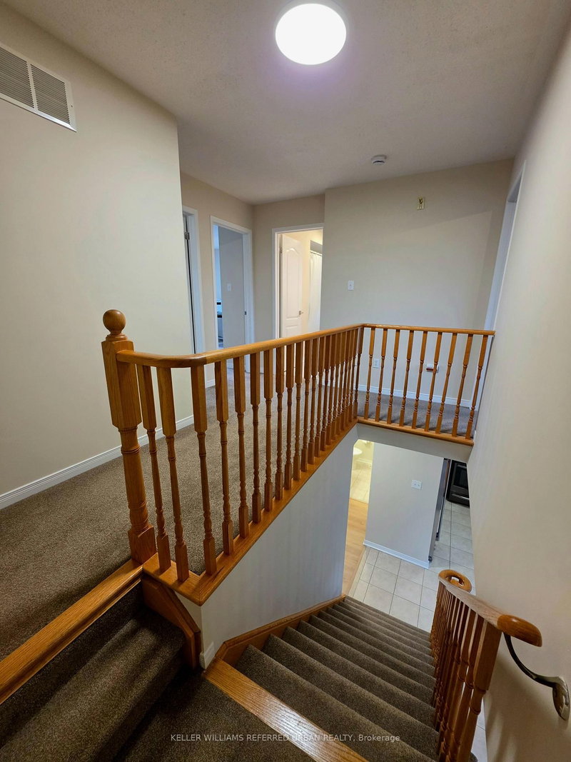 129 Dolce Cres, Vaughan, L4H 3C8 | Image 2