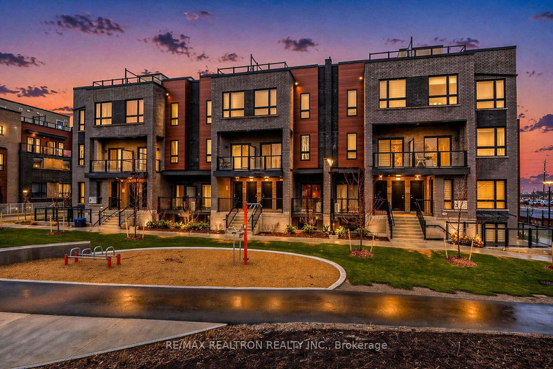 6 - 22 Lytham Green Circ, Newmarket, L3Y 0H3 | Image 3