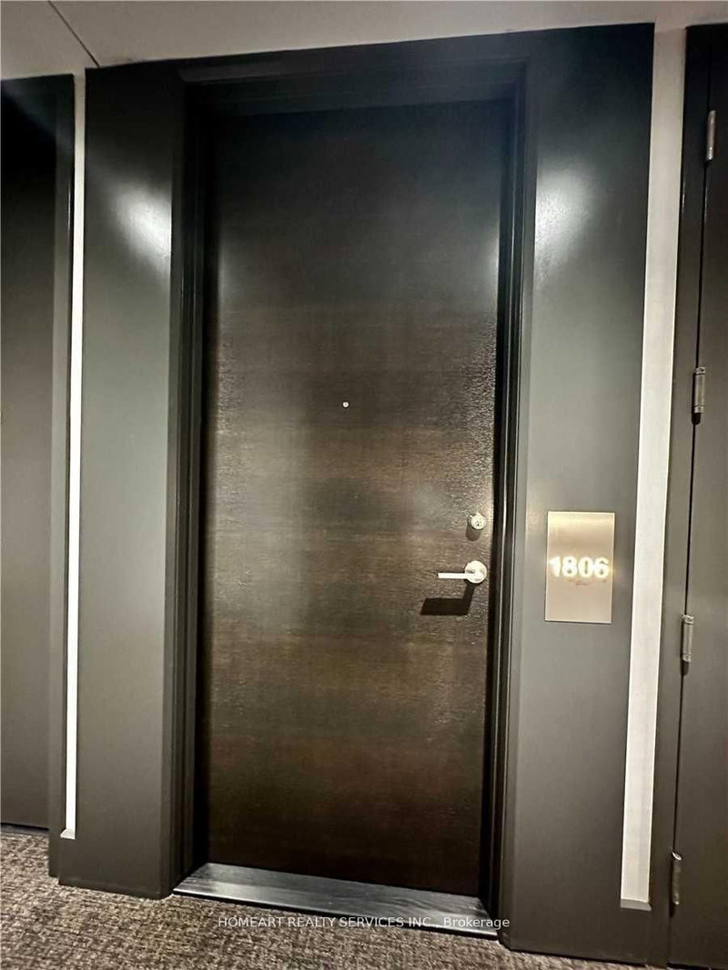 1806W - 3 Rosewater St, Richmond Hill, L4C 5T6 | Image 2