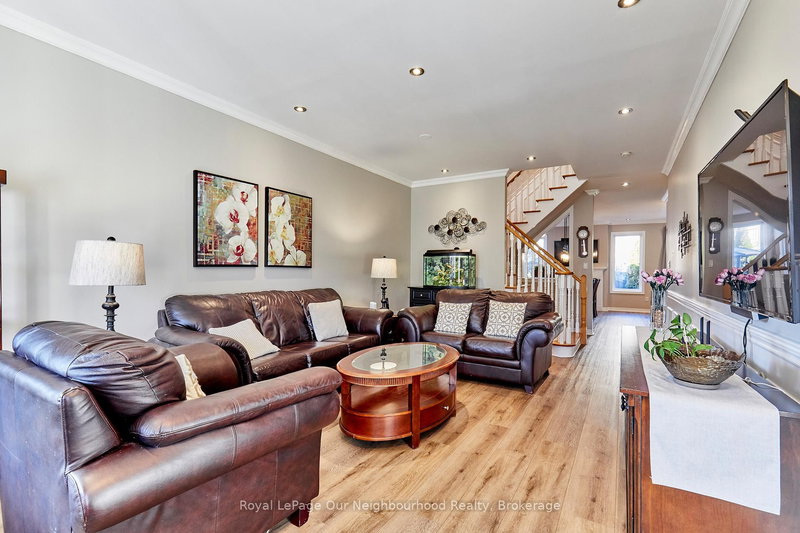 43 Isabella Garden Lane, Whitchurch-Stouffville, L4A 0L4 | Image 3